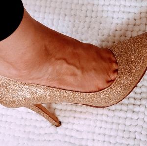 Nine West Gold Pumps